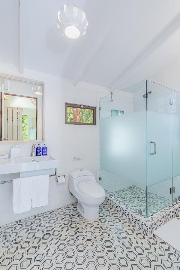 Hotel Guiones ノサラ エクステリア 写真