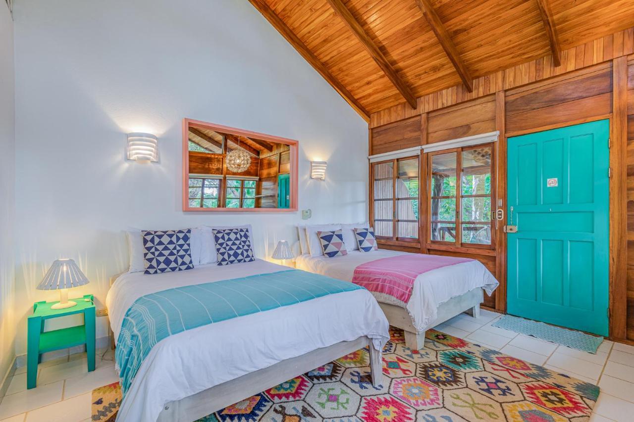 Hotel Guiones ノサラ エクステリア 写真