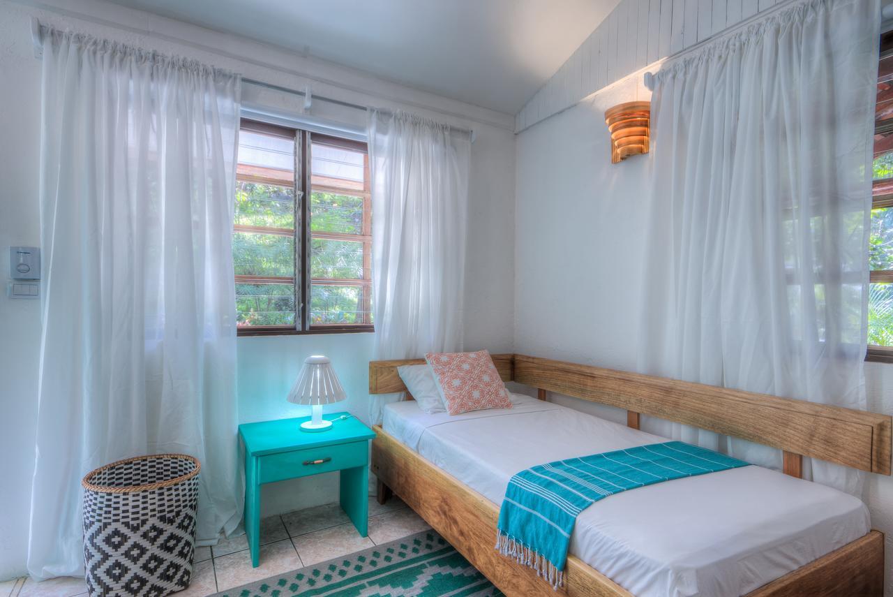 Hotel Guiones ノサラ エクステリア 写真